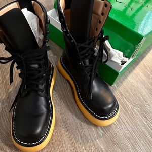 Authentic Bottega Veneta lace up combat boots